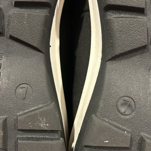 Snow Boots - Picture 5 of 8